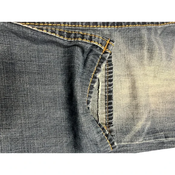 True Religion - Slim #101681- size 36 - Picture 4 of 9